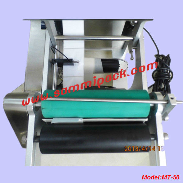 Semi Auto Round Bottle Labeling Machine